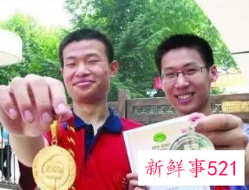 班主任谈北大韦东奕 ，高中破格录取