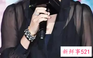 穿在裙子外面的那层纱叫什么