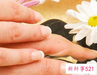 手干燥粗糙是缺啥营养吗