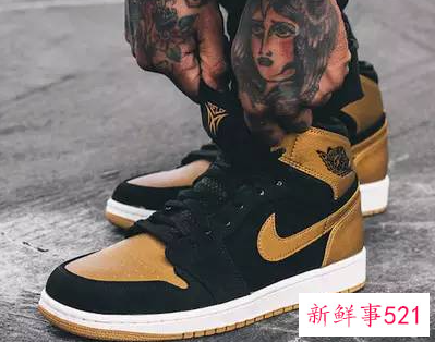 系鞋带的简单方法步骤