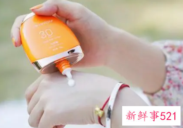 涂防晒霜还要涂隔离霜吗