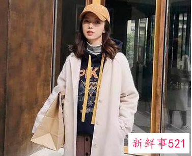 帽子和衣服一个颜色好不好看