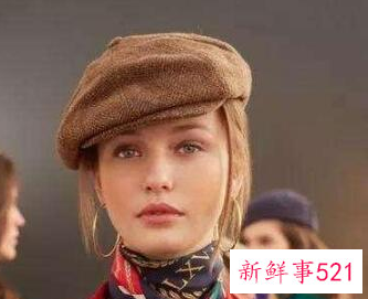 大衣配啥帽子好看