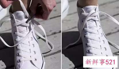 系鞋带的简单方法步骤