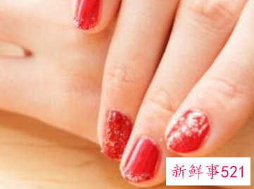美甲卸掉后怎么保养指甲