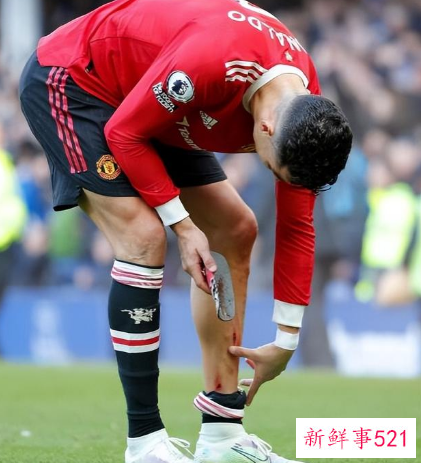 C罗输球后怒摔球迷手机将接受警方问询