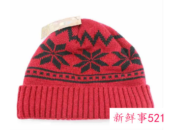 帽子和衣服一个颜色好不好看