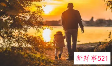 梦见去世的父亲躺在身边