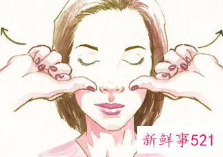 利用扎头发提拉脸部