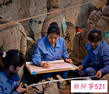 河南女大学生考古掉入深坑，身上多处骨折