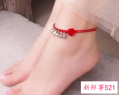 戴红绳戴左手还是右手