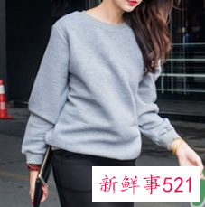 卫衣里面穿搭什么好看