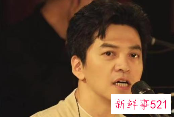 毛阿敏素颜现身李健音乐会