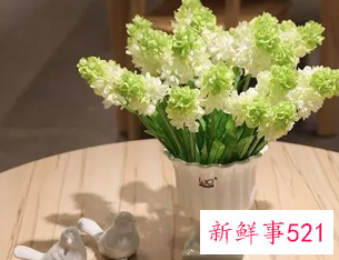 中式餐桌上适合摆什么花