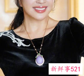 45岁女人戴什么项链好看