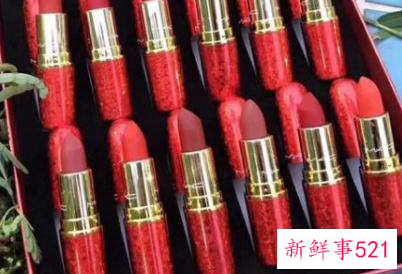 哪种颜色的口红颜色淡