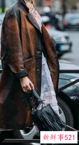 秋冬季连衣裙怎么搭配衣服