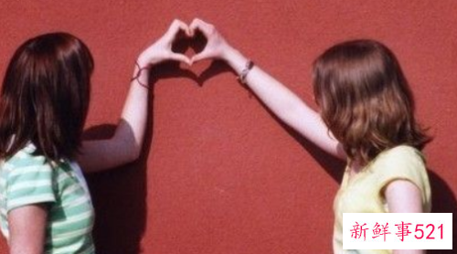 一个女生向另一个女生表白