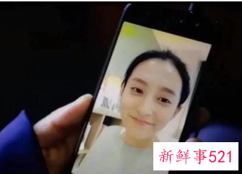 毛阿敏素颜现身李健音乐会