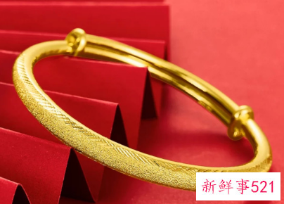 黄金手镯叠戴图片搭配