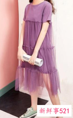 紫色连衣裙搭配什么颜色的围巾好看