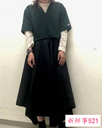 polo衫配什么裙子