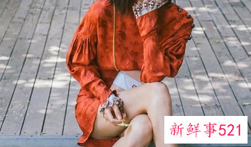 秋冬季连衣裙怎么搭配衣服