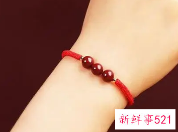 本命年女人戴什么好