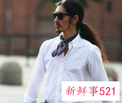 男士丝巾搭配