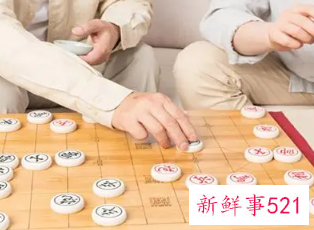 梦见别人下棋是什么意思