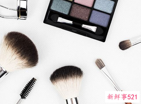 梦见在化妆的寓意