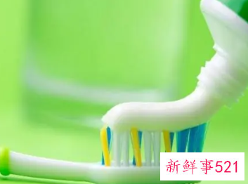 牙膏为什么会灼伤皮肤