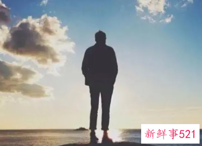 朋友一叫就出去的男人