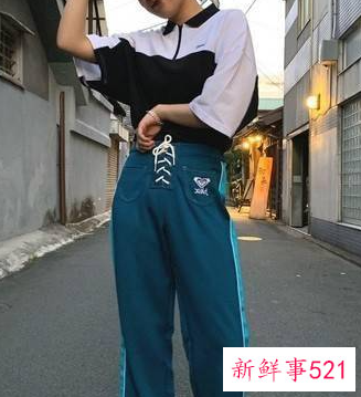 polo衫配什么裙子