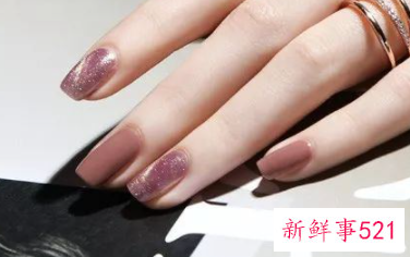 美甲怎样快速卸掉