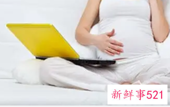 上班族孕妇每天用电脑