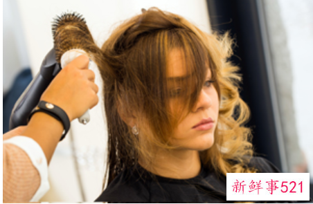 卷发棒和烫发哪个更伤头发