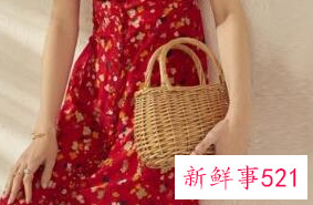 红色裙子配什么好看