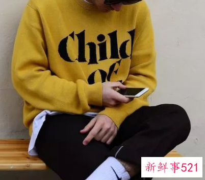 不戴帽子的卫衣叫什么