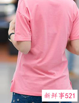 暗粉色衣服配什么裤子