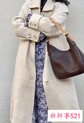 秋冬季连衣裙怎么搭配衣服