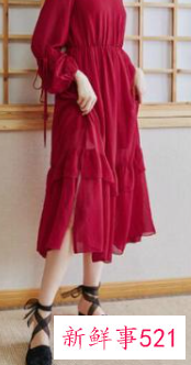 红色裙子配什么好看