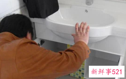 安装洗手盆用什么胶粘