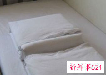 被子怎么叠成心形图