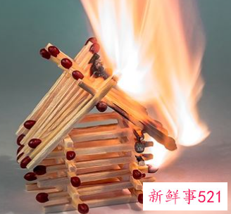 女人梦见火烧别人家房子