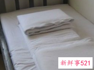 被子怎么叠成心形图