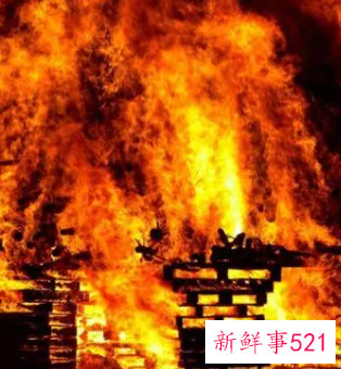 女人梦见火烧别人家房子