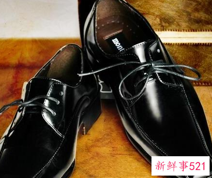 皮鞋长毛发霉怎么处理