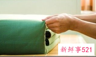 被子怎么叠成心形图