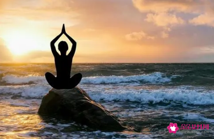 随时随地在家学习瑜伽动作